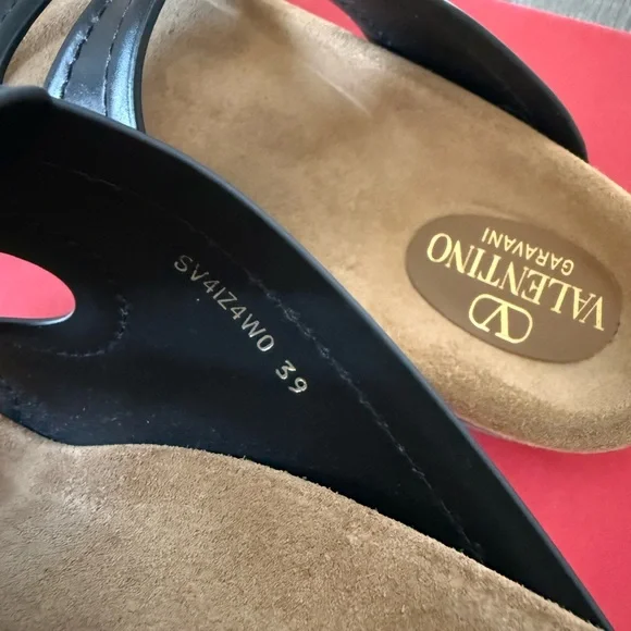 ❗️SOLD❗️Valentino Garavani Fussfriend double-strap leather slides buckle sandals - Picture 8 of 10